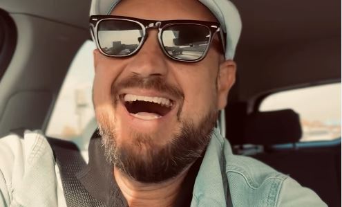 A Házasság első látásra Lacija már a 3. dalát is megírta! Ezúttal Tücsiről és Laciról szól a szenzációs nóta!